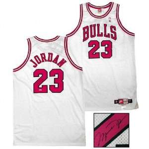  Michael Jordan Chicago Bulls Autographed White Jersey 
