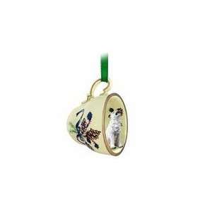  White Wolf Teacup Green Christmas Ornament: Home & Kitchen