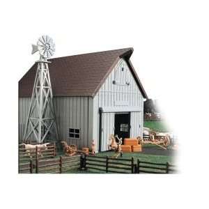  ERTL Farm Country Western Barn PlaySet: Toys & Games