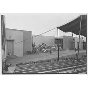 Photo Worlds Fair, Railroad Building. Pageant, the arrival of the 