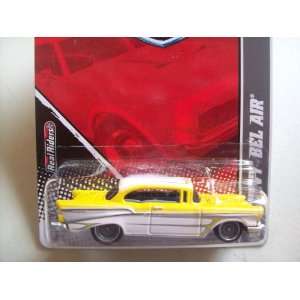  Hot Wheels Garage 1957 Chevy Bel Air: Toys & Games