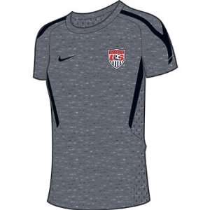  NIKE US WMNS CS SS H TRNG TOP (WOMENS): Sports & Outdoors