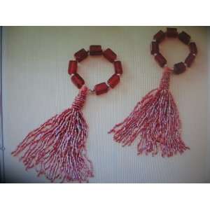  Pampered Chef Tassel and Cranberry Colored Bead Napkin Set 