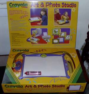 NEW CRAYOLA PC Compatable Art & Photo Studio w/Camera  