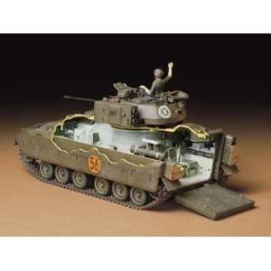  35132 1/35 U S M2 Bradley IFV Toys & Games