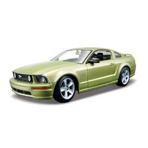  Maisto 1:24 AL 2006 Ford Mustang GT: Assembly Line Model 