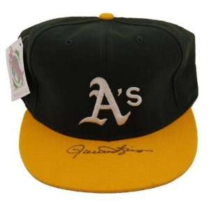  Rollie Fingers Oakland Athletics Autographed New Era Cap 