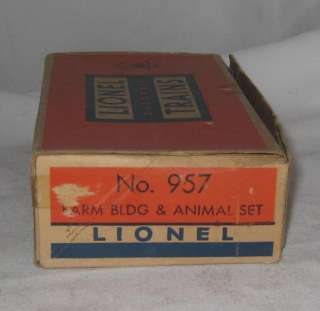 LIONEL TRAINS FARM BLDG & ANIMAL SET 957 IN ORIGINAL BOX  