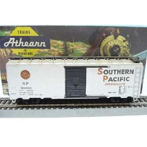  Southern Pacific Boxcar #163985 HO Scale by Athearn Toys 