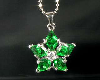 Fashion Jewelry Xmas Gift Star Cut Green Emerald White Gold GP Pendant 