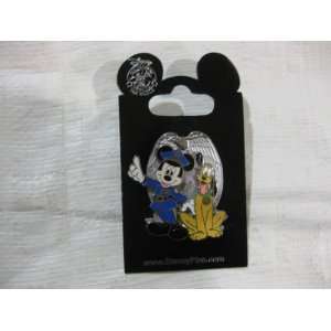  Disney Pin Mickey and Pluto Policemen Toys & Games