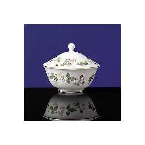  Wedgwood Wild Strawberry Covered Rice Bowl 4.5 in.: Kitchen & Dining