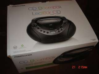 MEMOREX CD BOOMBOX PORTABLE AM/FM PLAYER MP8806 NEW  