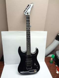 THIS AUCTION IS FOR GIBSON 1981 ELECTRIC GUITAR.
