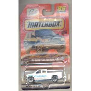   18 Farm WHITE 99 Chevy Silverado Pickup 1:64 Scale: Toys & Games