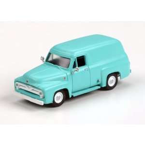  HO RTR 1955 Ford F 100 Panel Truck, Green: Toys & Games