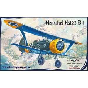    Avis 1/72 Henschel Hs123B1 BiPlane Bomber Kit: Toys & Games