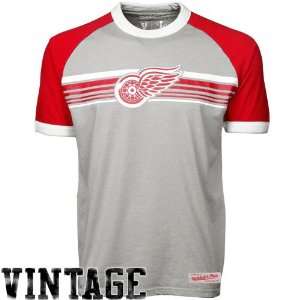   Ness Detroit Red Wings Undefeated T Shirt Medium: Sports & Outdoors