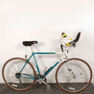 Up for auction is this Schwinn Traveller road bike in used but good 